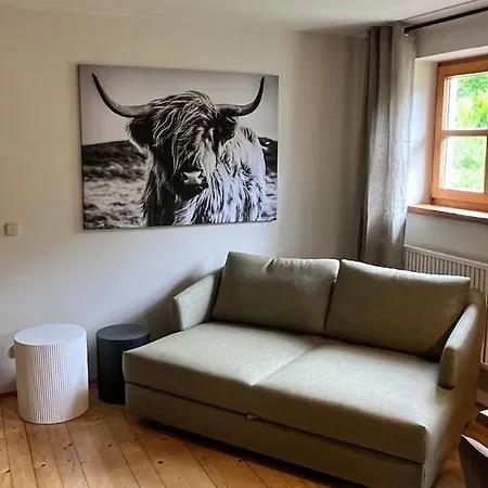 Cozy Getaway Between Mountains And Lakes Apartment *